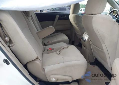 2011 Toyota Highlander z USA, uszkodzony, nr VIN 5TDZA3EHXBS007865